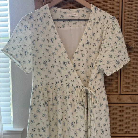 Neuflora Floral Dress - Picture 3 of 6